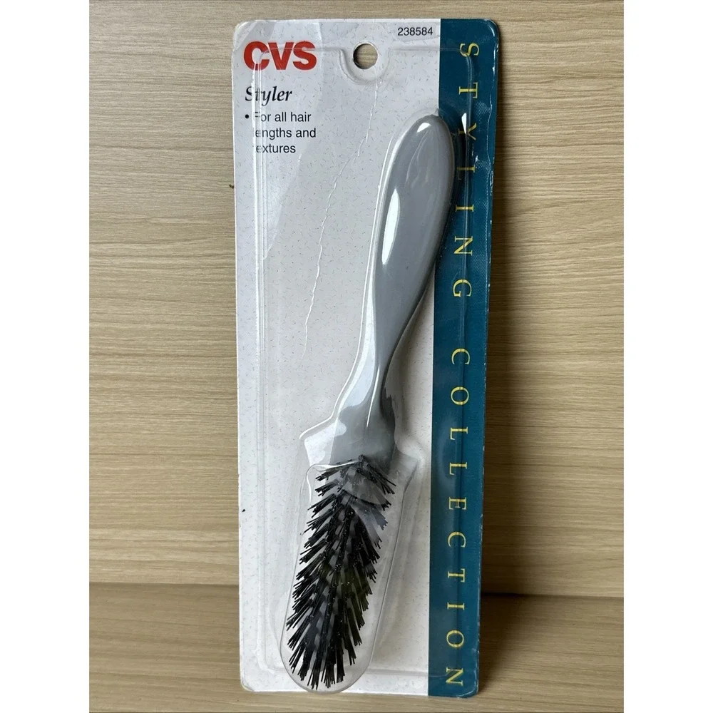 NOS CVS Styler Hair Brush 238584 Wet or Dry Hair Rounded Nylon Sealed